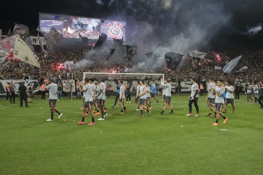 Corinthians celebra aniversário de três anos de treino aberto histórico antes da final do Paulistão-2018