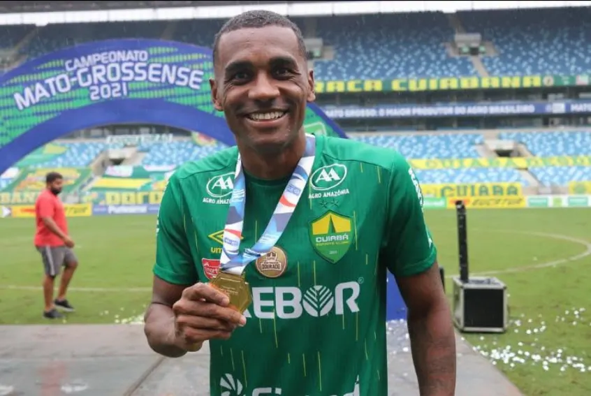 Ex-Corinthians, Marlon enfrenta Timão pela primeira vez depois de saída do time