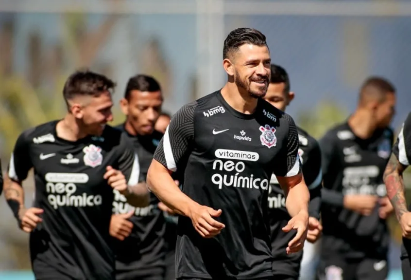 Giuliano fala sobre em qual posição deve jogar, jogador também  revelou torcer para o Corinthians desde pequeno 