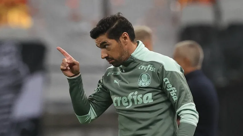 Abel Ferreira analisa características de Veiga e Scarpa: 'São diferentes e complementares'