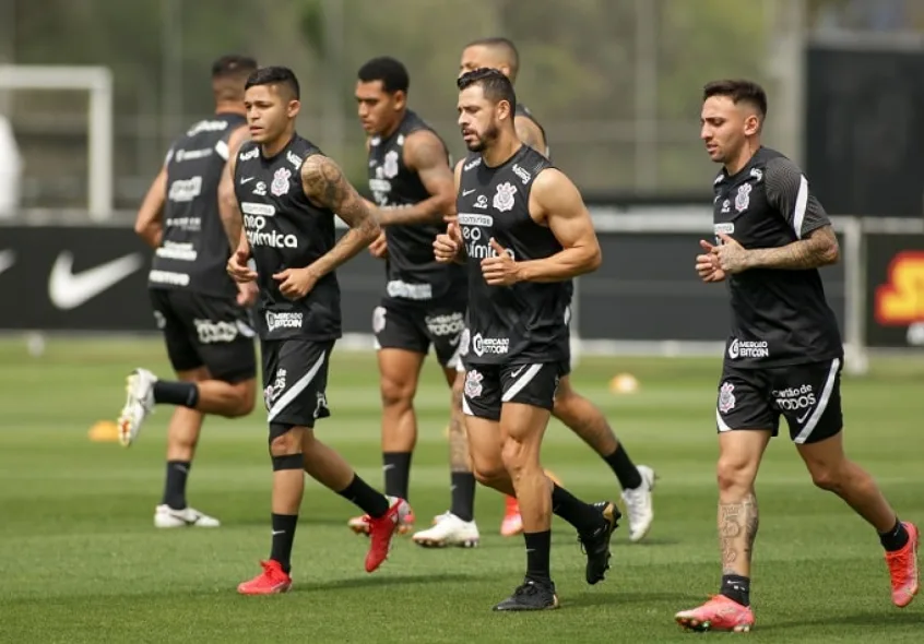 Após derrota no clássico, substituto de Willian segue indefinido no Corinthians