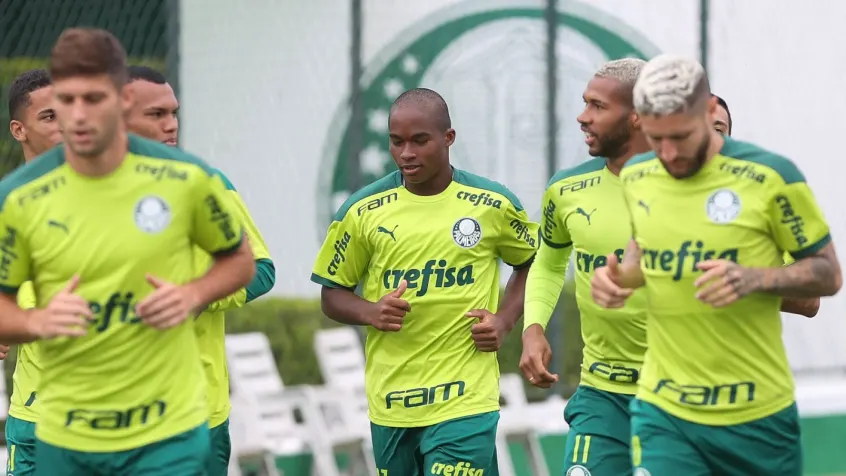 Endrick e mais três da base devem ser promovidos ao elenco principal do Palmeiras