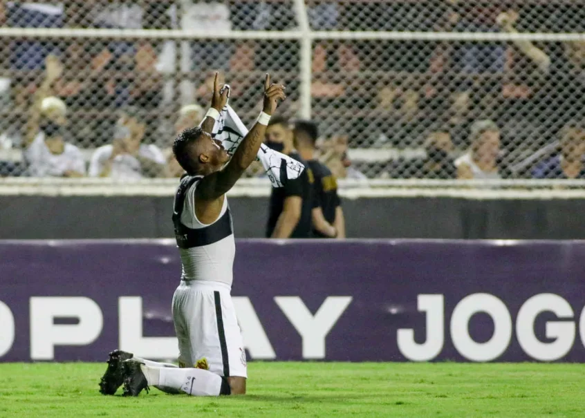 Precisa de centroavante? Paulinho tem bons números ofensivos no início de temporada do Corinthians