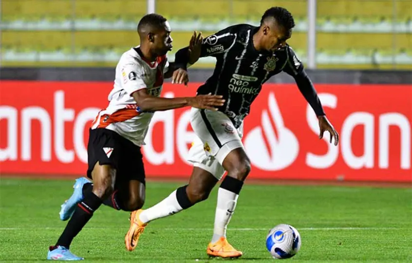 Como mandante, Corinthians venceu todas as partidas contra times bolivianos na história da Libertadores