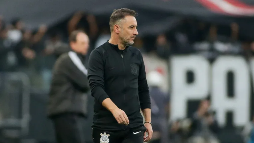 Vítor Pereira se arrependeu de ter comparado Corinthians ao Liverpool