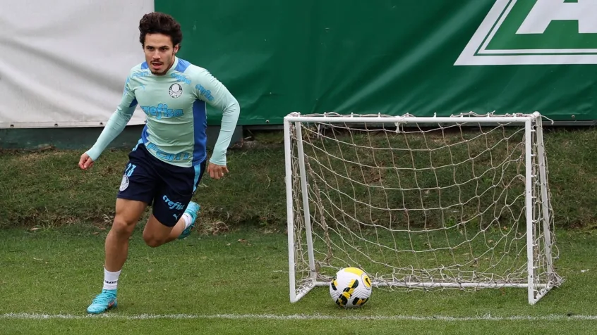 Tudo indica que Veiga retorna ao time contra o Avaí