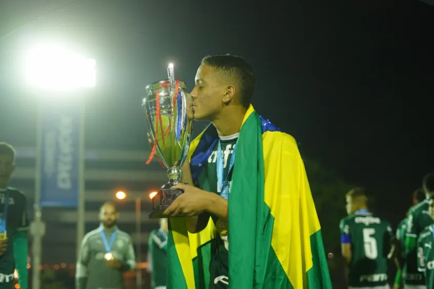 Campeão da Libertadores sub-14, novo destaque da base alviverde comenta sobre a conquista