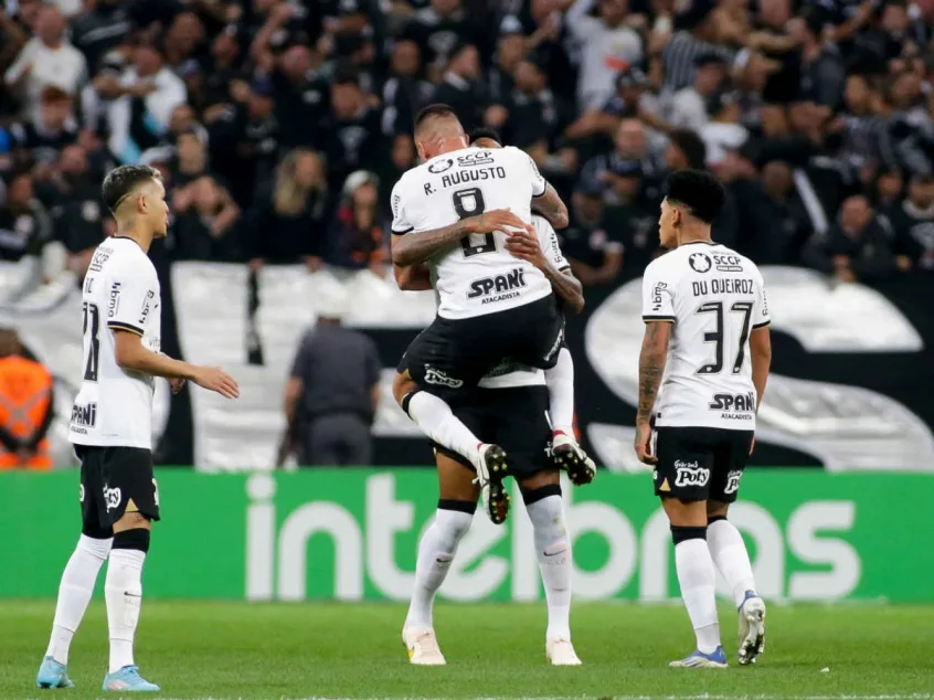 Corinthians voltou a ser o Corinthians que todos temem diante do Atlético-GO