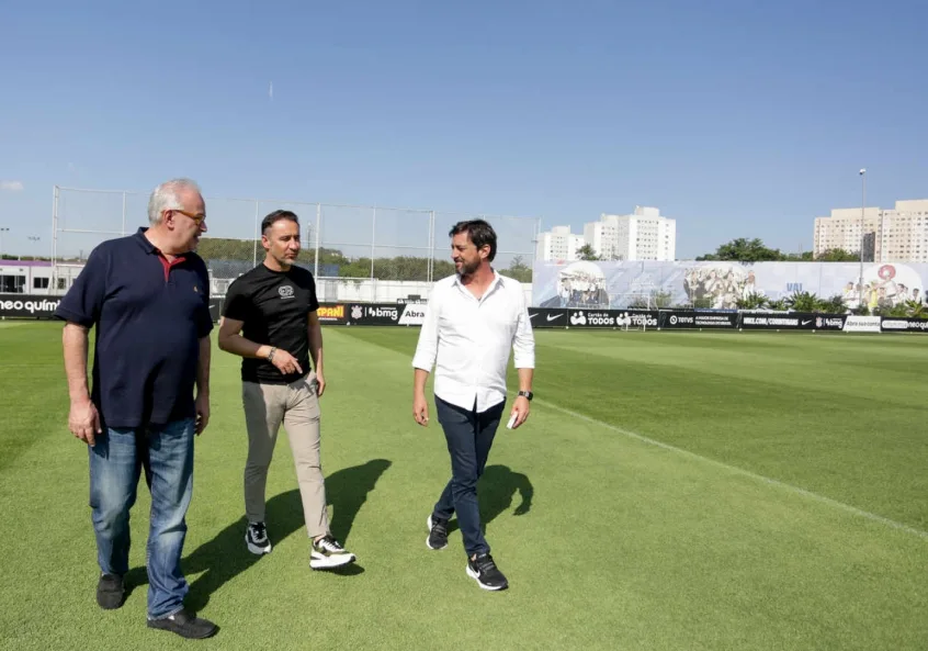 Diretoria do Corinthians traça perfil de reforços para a próxima temporada