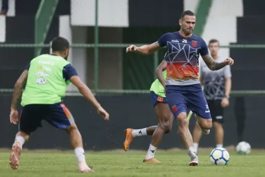 Carille dá aval para o Corinthians contratar Leandro Castán