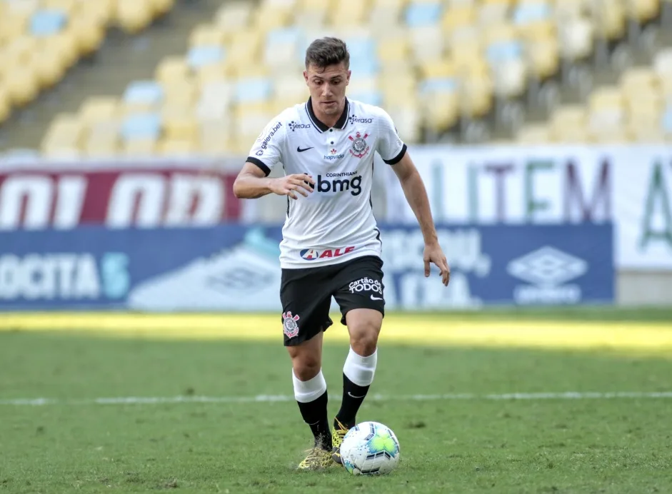 Corinthians pode contar com retorno de Lucas Piton para sequência da temporada