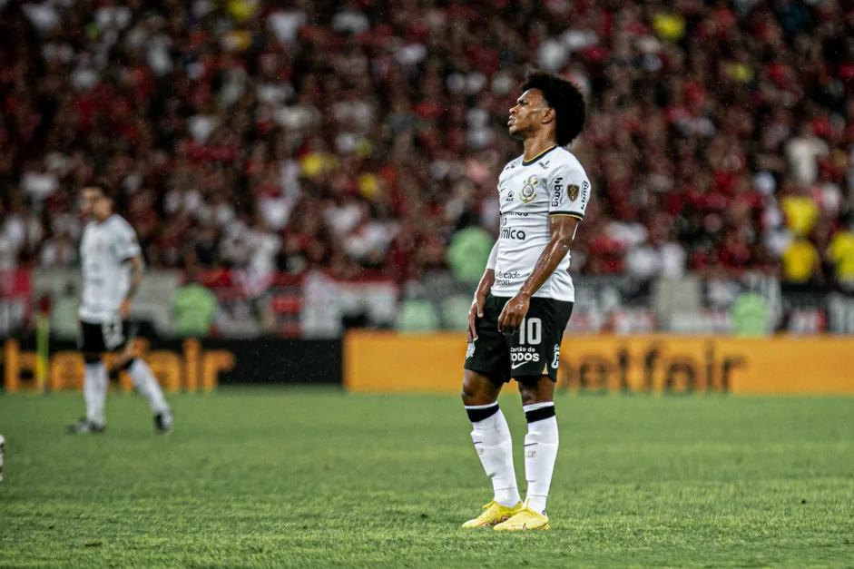 Duílio confirma a possibilidade de Willian deixar o Corinthians nesta janela de transferências