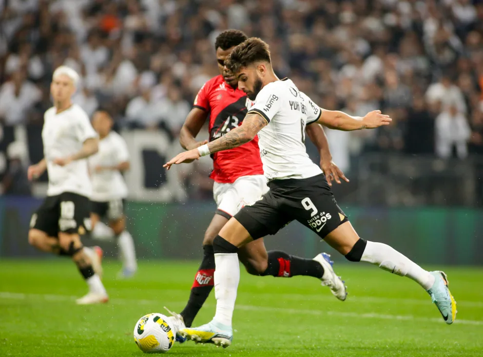 Onde assistir ao jogo entre Corinthians e Atlético-GO pelo Brasileirão