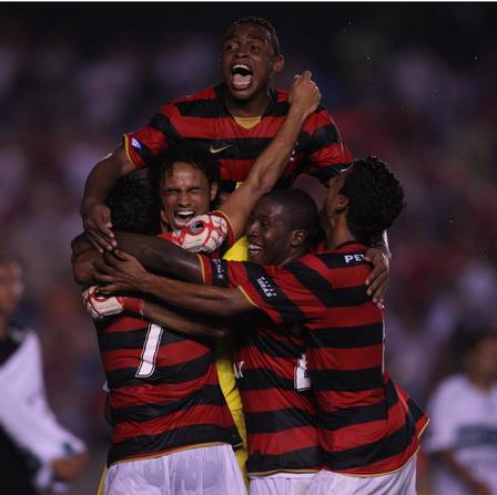 À base de pênaltis, Flamengo consegue milagre contra o Coritiba e vai às  quartas - ESPN