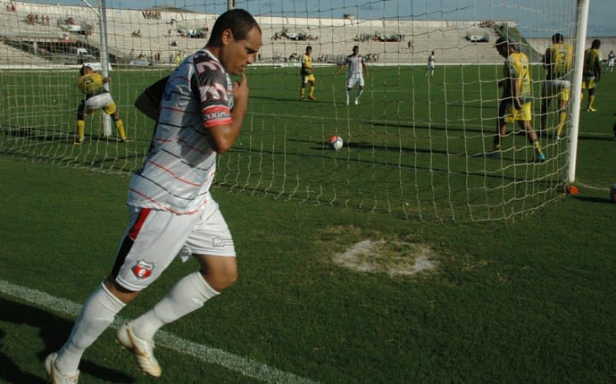 Súmula: Flamengo 0 x 3 Fluminense. Dia 09 de Fevereiro de 2003