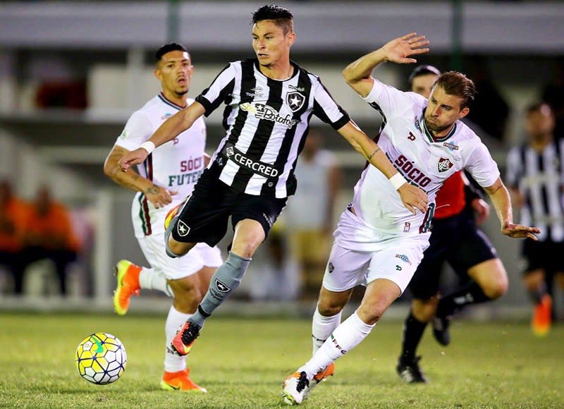 Após Arão, Botafogo pode perder Diogo Barbosa para o Flamengo