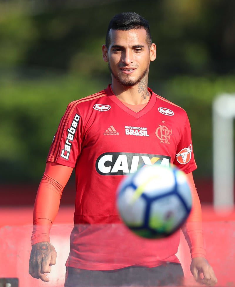 Trauco, do Flamengo, negocia com time dos EUA