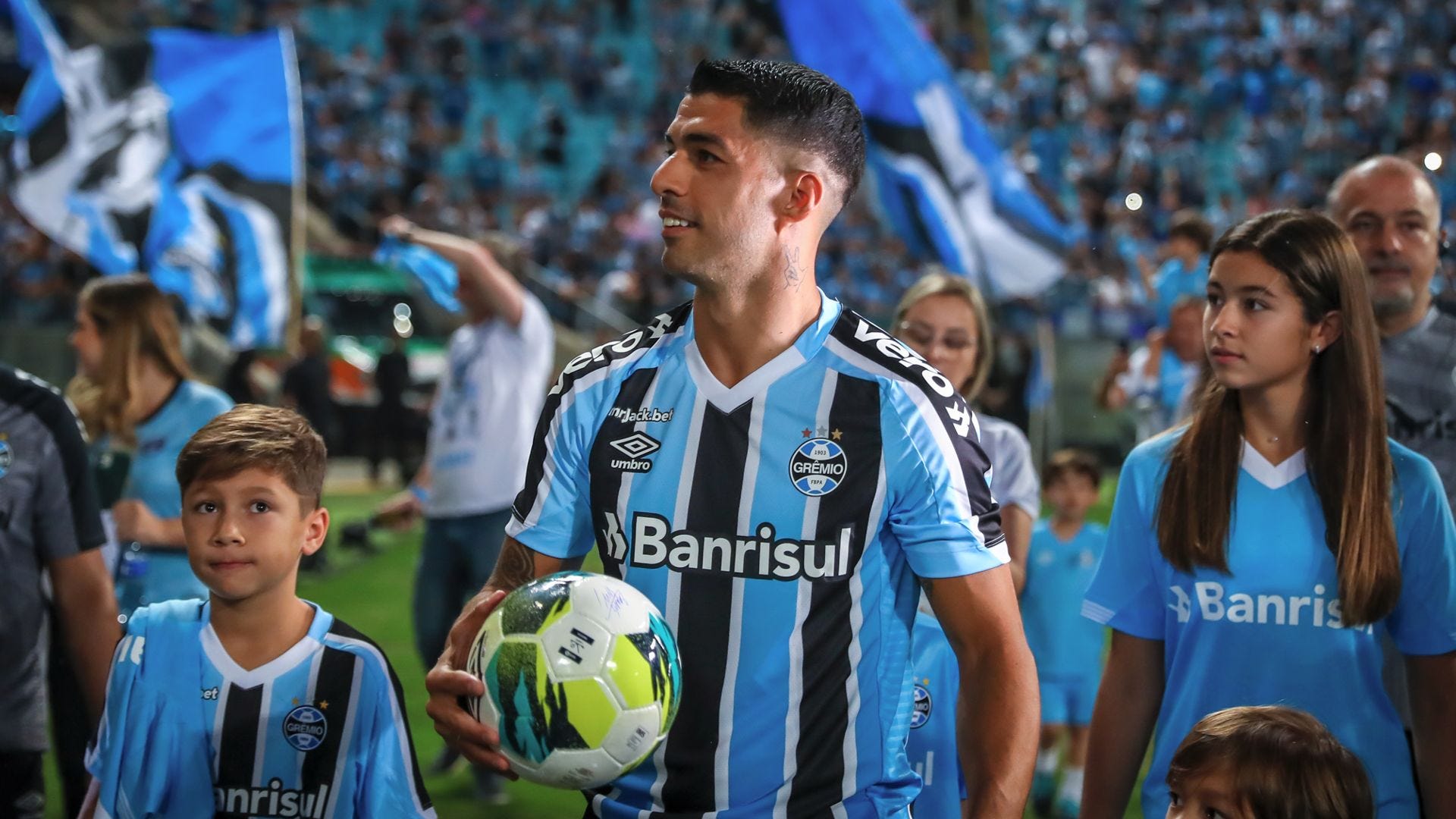 Leveza ao redor de Suárez é o caminho para a fluência ofensiva do Grêmio