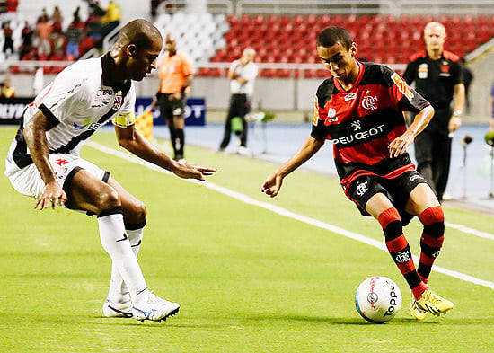 Flamengo procura agente de Rafinha