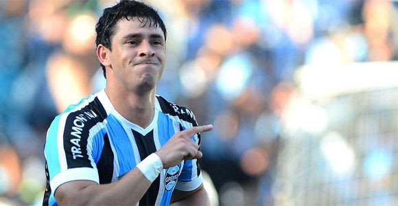 Com lesão muscular, Giuliano está fora da partida contra o Palmeiras