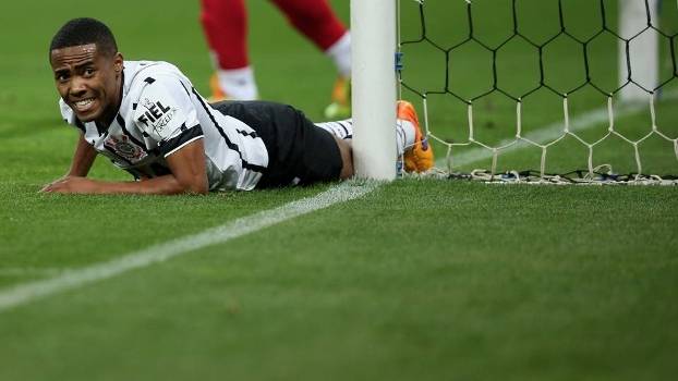 Elias proíbe o pai de falar sobre o Fla e avisa Corinthians: Não é obrigado a ficar comigo