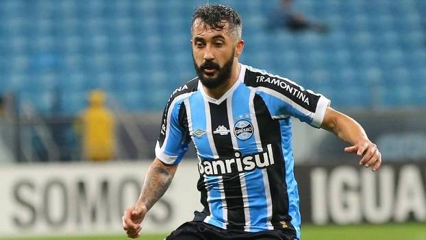 Para tentar acalmar os ânimos, Flamengo desafia o Grêmio na Arena