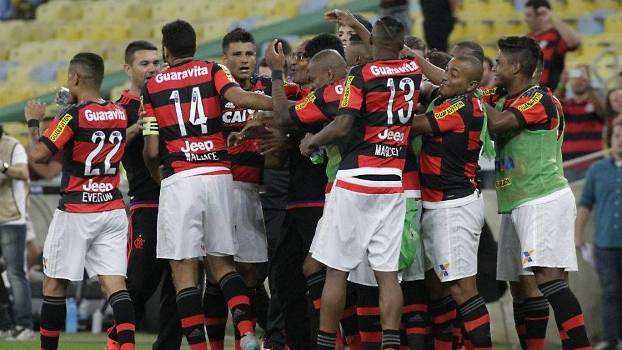 Sem Guerrero, Fla consegue vencer Atlético-PR na estreia de novo camisa 10