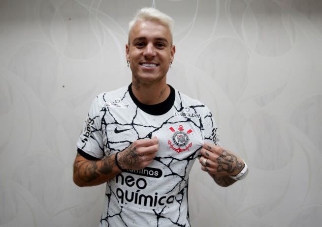 Especulado no Flamengo, jornalista abre o jogo sobre possível vinda de Roger Guedes, do Corinthians