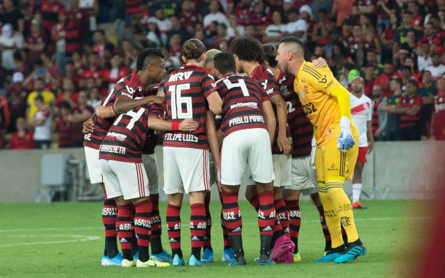 [COMENTE] Qual time tem capacidade de brigar de igual pra igual com o Flamengo no Brasileirão?