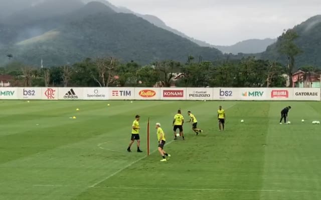 Flamengo volta aos treinos após goleada sobre o Avaí