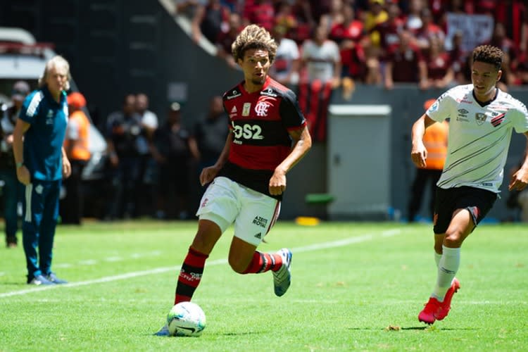 Arão celebra grande fase no Flamengo e afirma”Me preparei para enfrentar grandes decisões”