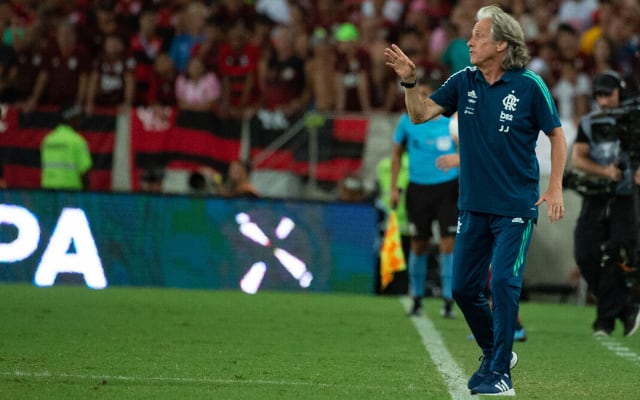 Jorge Jesus coloca torcida do Flamengo acima das de Real e Barcelona: “Não tem comparação”