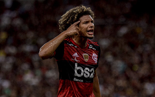 Willian Arão enaltece protocolos utilizados pelo Flamengo: “Estou mais seguro lá do que em casa”