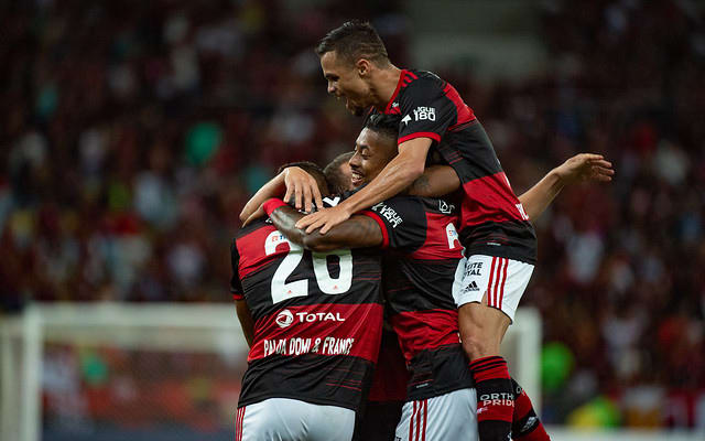 Flamengo domina no segundo tempo, vence o Botafogo e assume liderança do grupo na Taça Rio