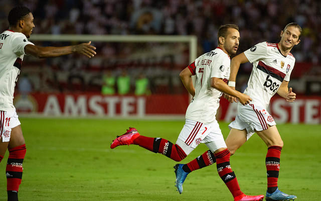 Everton Ribeiro destaca estudo e preparação de Jorge Jesus em vitória sobre o Junior Barranquilla