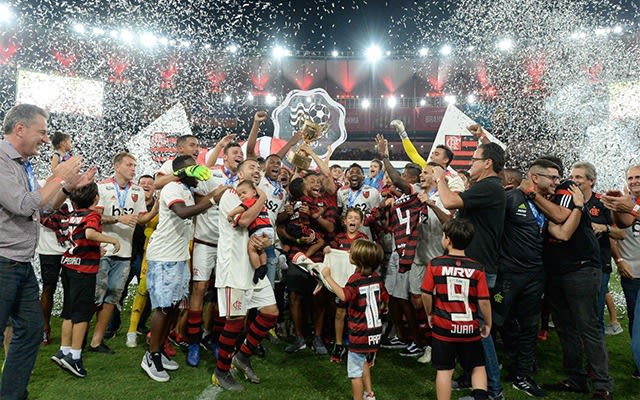 Flamengo comemora 1 ano de Carioca sobre o Vasco, e torcedores fazem piadas: “Sempre vice”