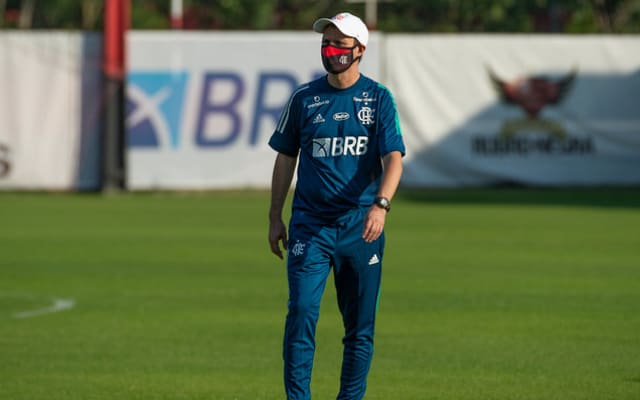 Técnico do sub-20 do Flamengo, Maurício Souza testa positivo para Covid-19