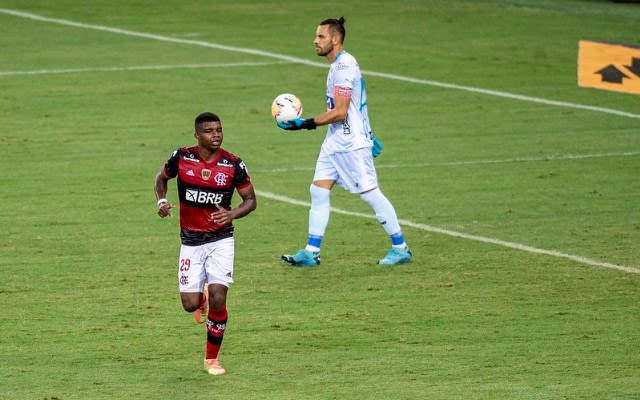 Lincoln marca dois gols pelo Flamengo em duas oportunidades como titular na Libertadores