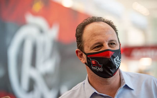 Acho que o Rogério Ceni começou a cair hoje, ele perdeu o grupo, diz comentarista