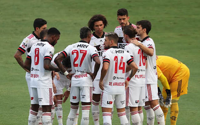 Elenco do Flamengo manifesta indignação com resultado do Prêmio Puskás