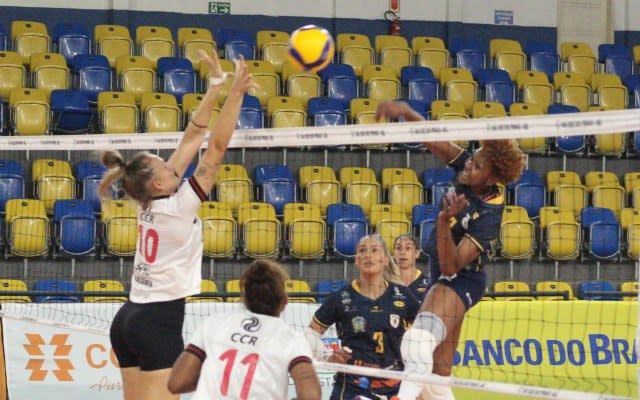 Vôlei: Sesc-RJ Flamengo vence São José dos Pinhais e fecha 2020 com vitória na Superliga