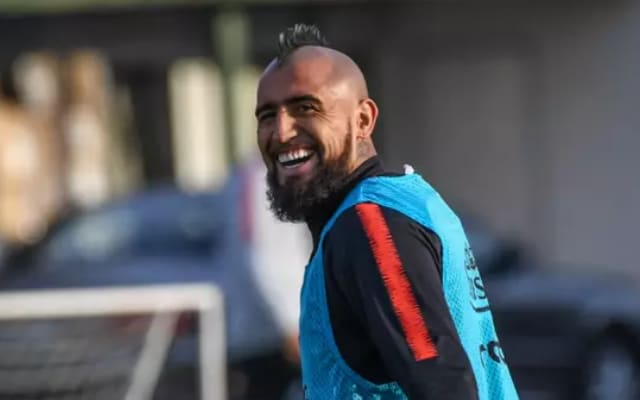 Sonho antigo do Flamengo, Arturo Vidal festeja vitória do Mengão no Brasileiro