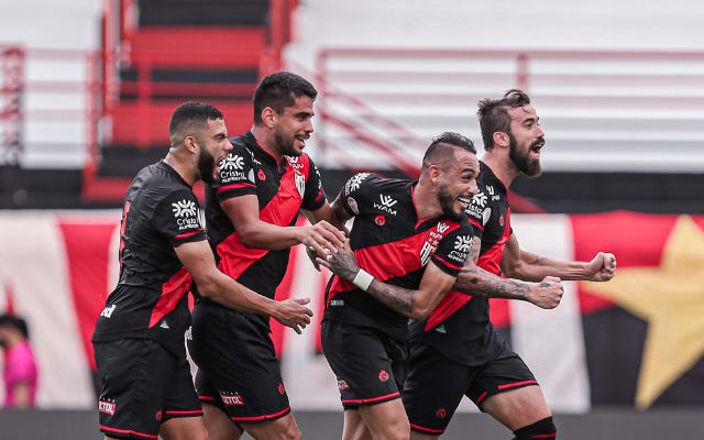 Flamengo fica com caminho aberto no Brasileirão após derrota do São Paulo