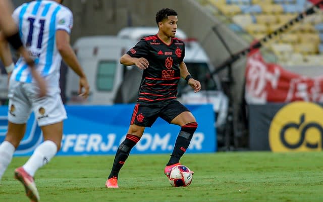 “Rei do quase”, João Gomes brinca ansiedade pelo primeiro gol pelo profissional