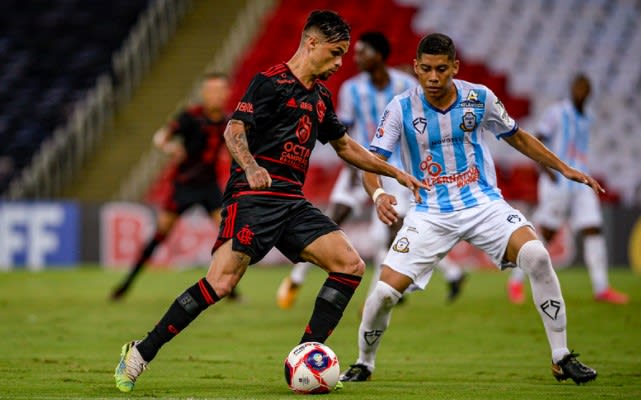 Mesmo com revezamento, Flamengo emplaca série invicta de 15 jogos no Carioca