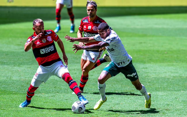 Por confusão na Super Copa, Flamengo e Palmeiras sâo multados