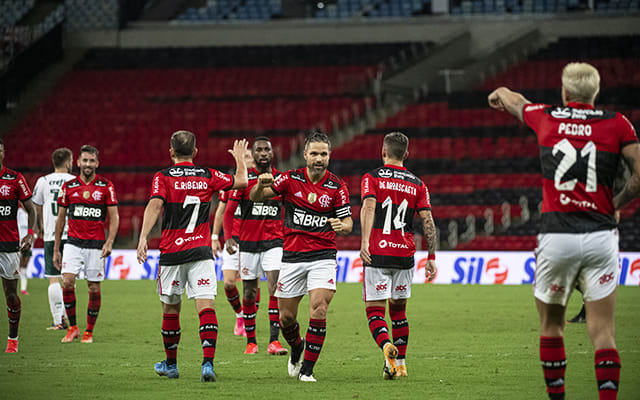 Com preservação de titulares, trio deve ganhar nova chance para ganhar espaço no elenco do Flamengo