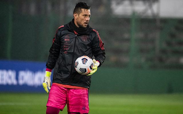 Diego Alves brilha em duelo pela Libertadores e vira destaque em portal estatístico; confira