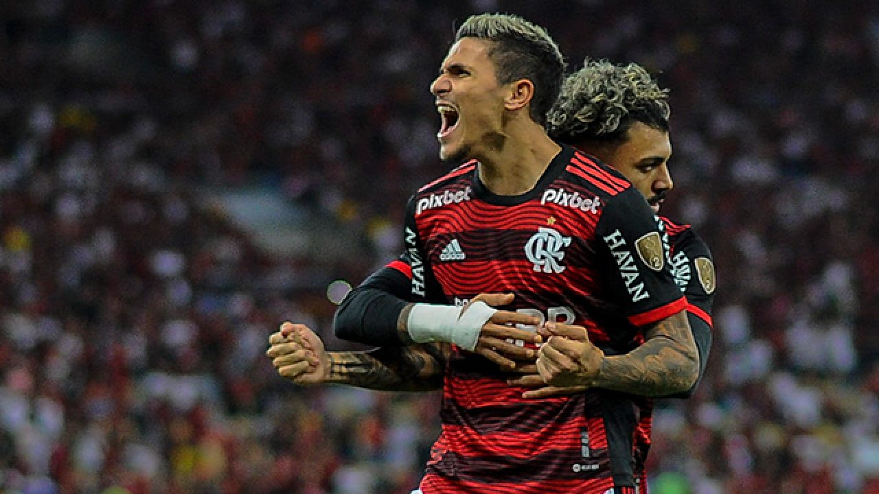Média de gols de Pedro pelo Flamengo já supera a de Gabigol; veja os números