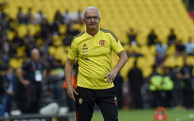 Flamengo prevê reuniões semana que vem para avançar por renovações de Dorival, David e Filipe Luís